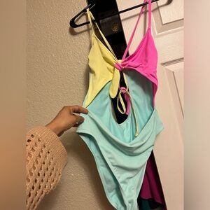 Women’s Large Swim wear